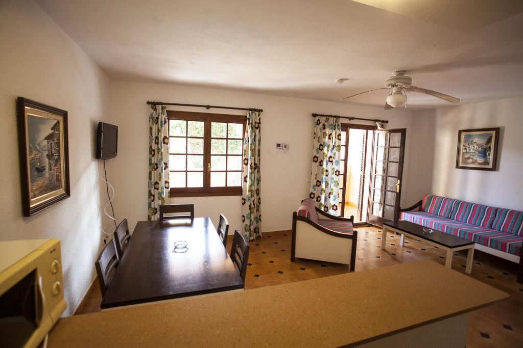 Bahia Park Hotel Cala En Porter  ภายนอก รูปภาพ