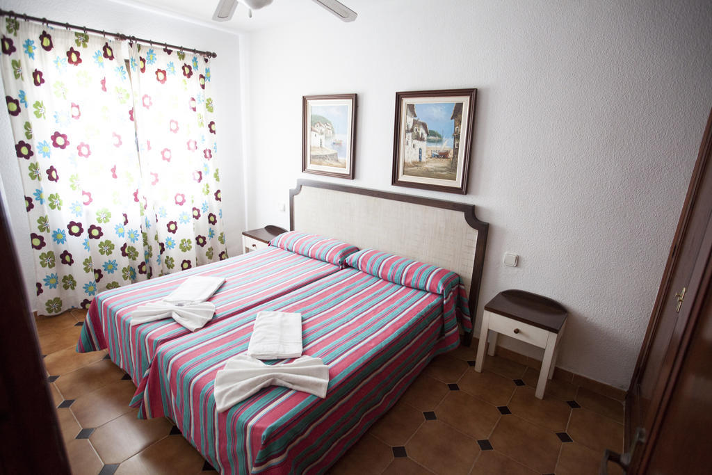 Bahia Park Hotel Cala En Porter  ภายนอก รูปภาพ