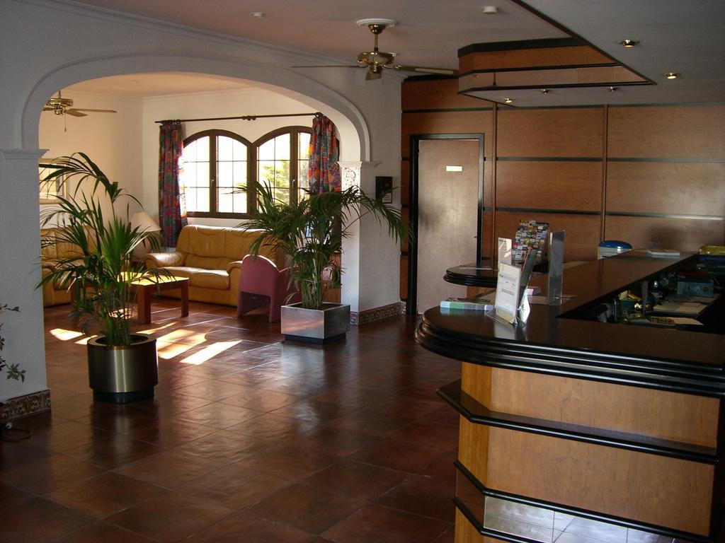 Bahia Park Hotel Cala En Porter  ภายใน รูปภาพ